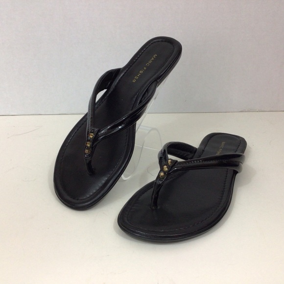 Marc Fisher Black Thong Sandals, 7 1/2M - Picture 1 of 8